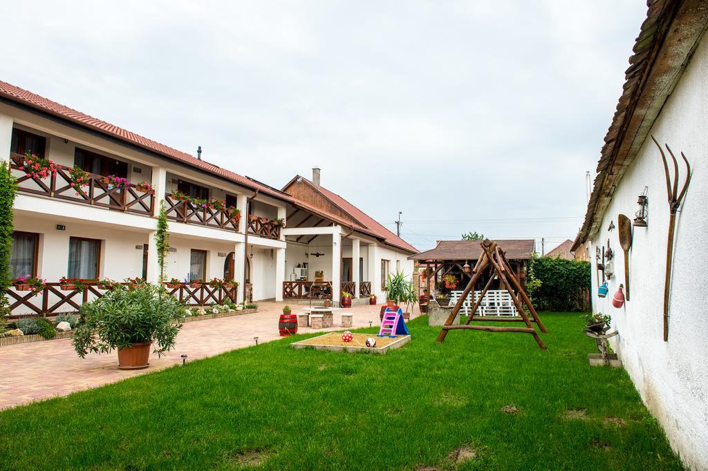 Lilaakác Vendégház Hosszupalyi Esterno foto